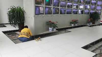 監控中心防靜電地板以舊換新——咸旬高速公路指揮部項目