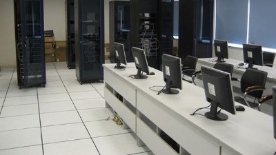 鋼材價格大漲，機房防靜電架空地板該何去何從